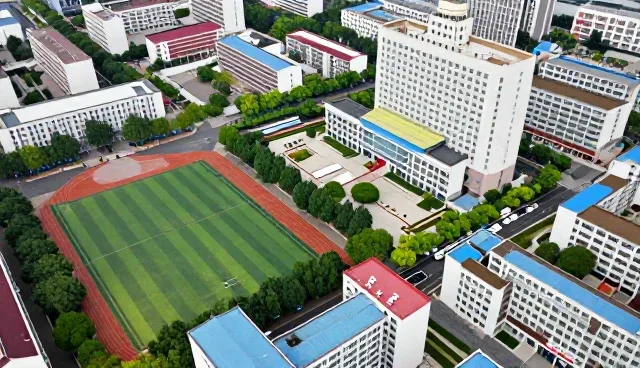 冷链运输设备在不同场景下的使用与维护要点